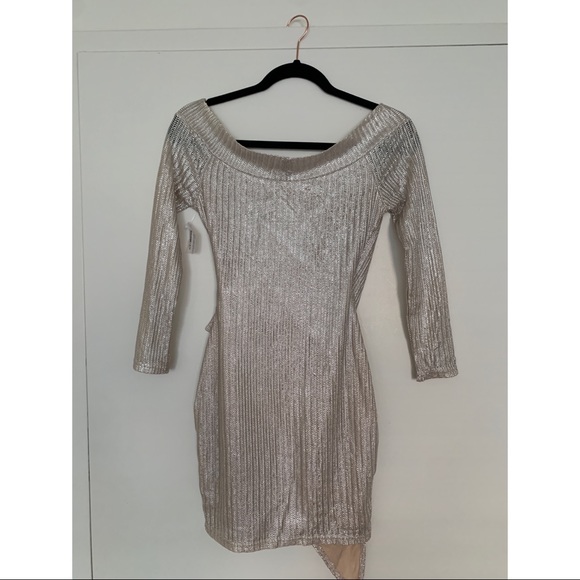 Asymmetric wrap dress - Picture 4 of 4